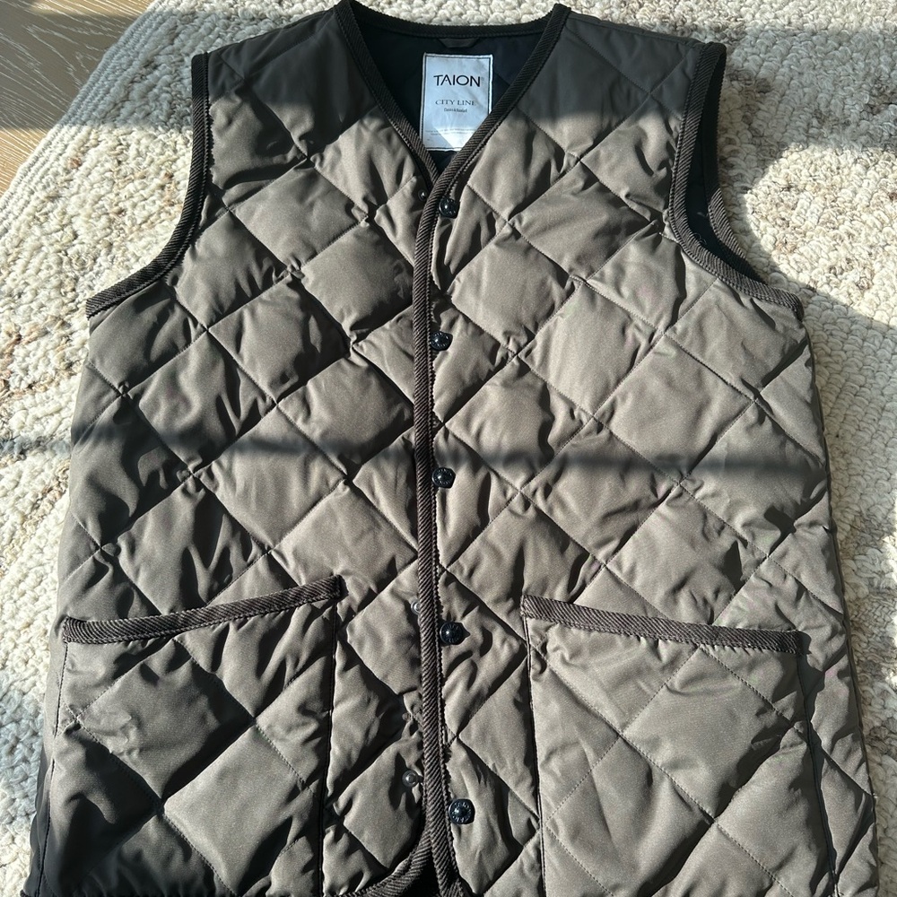 Taion Unisex Military Crew Neck Down Vest